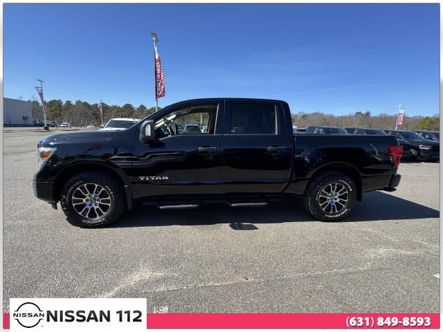 2022 Nissan Titan SV