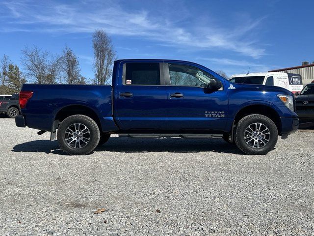 2022 Nissan Titan SV