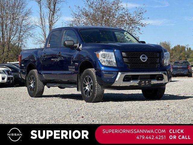 2022 Nissan Titan SV