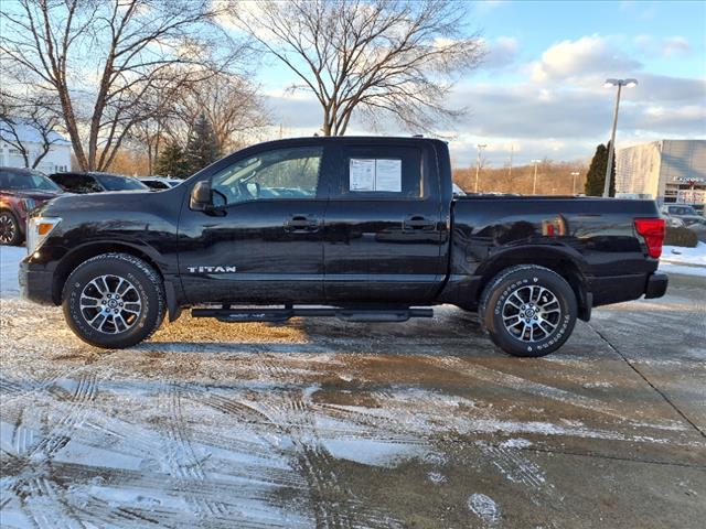 2022 Nissan Titan SV