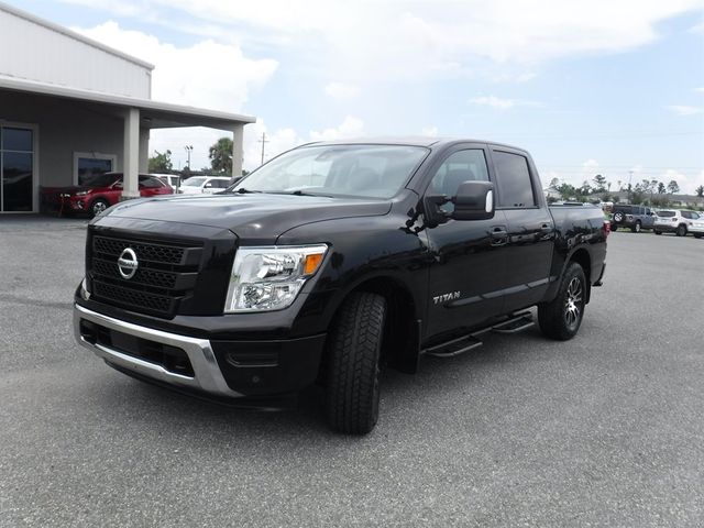 2022 Nissan Titan SV