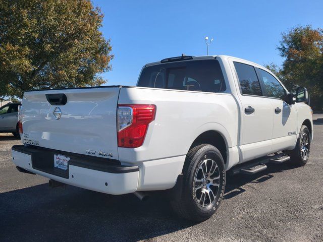 2022 Nissan Titan SV