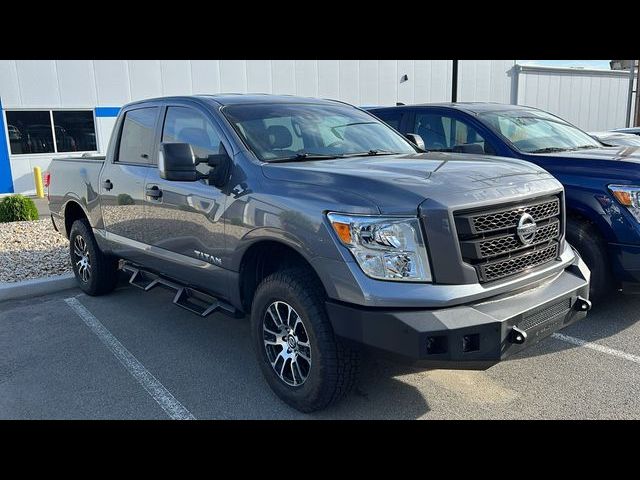 2022 Nissan Titan SV