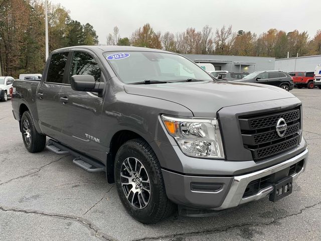 2022 Nissan Titan SV