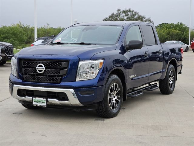 2022 Nissan Titan SV