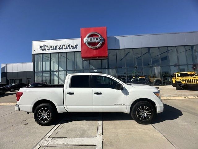 2022 Nissan Titan SV