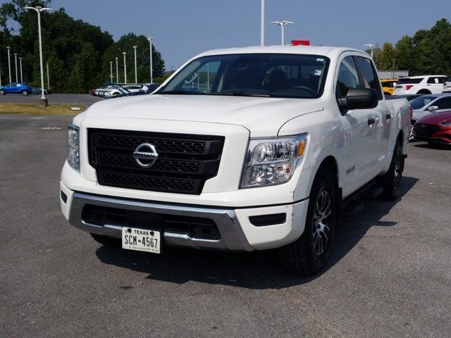 2022 Nissan Titan SV