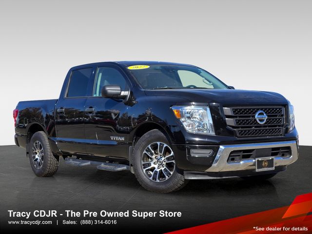 2022 Nissan Titan SV