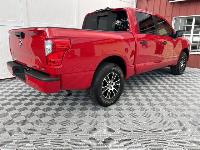 2022 Nissan Titan SV