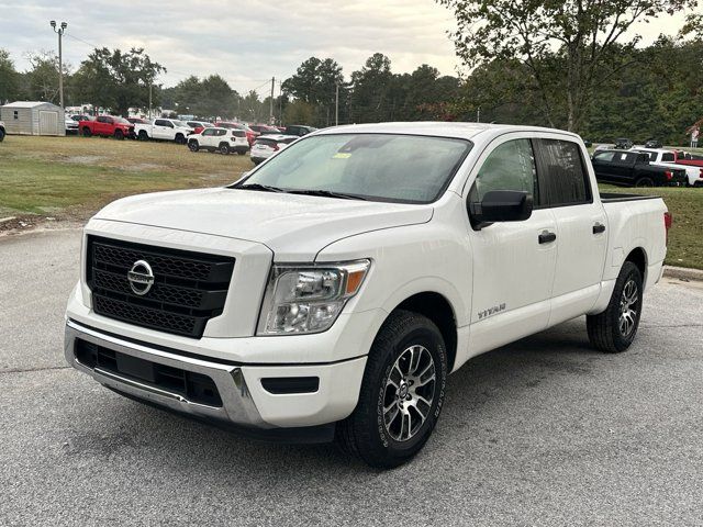 2022 Nissan Titan SV