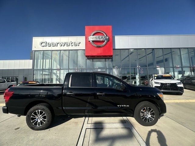 2022 Nissan Titan SV