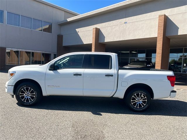 2022 Nissan Titan SV