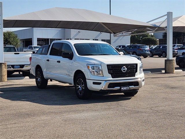 2022 Nissan Titan SV