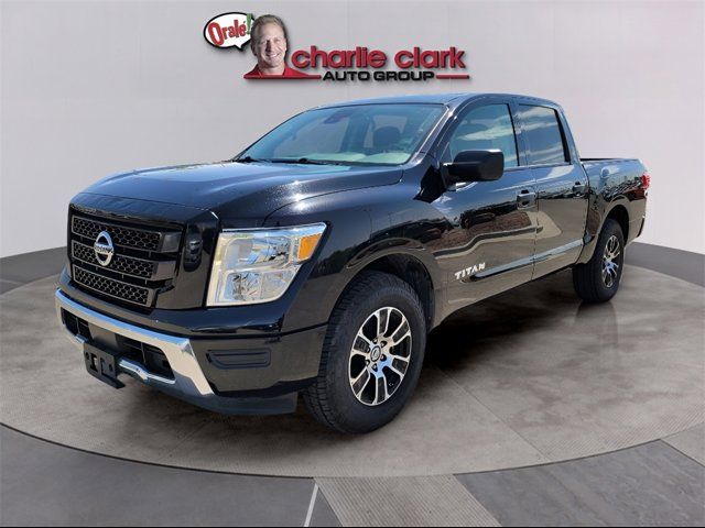 2022 Nissan Titan SV