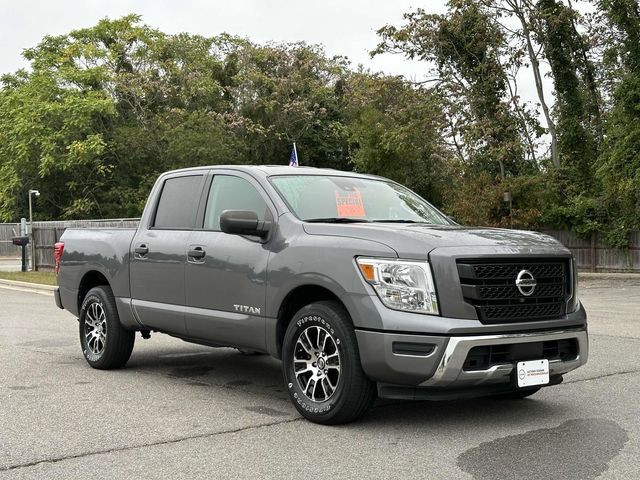 2022 Nissan Titan SV