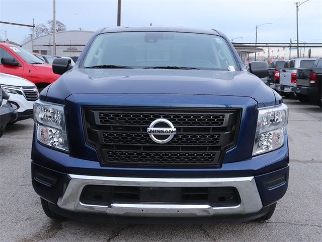 2022 Nissan Titan SV