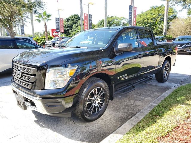 2022 Nissan Titan SV