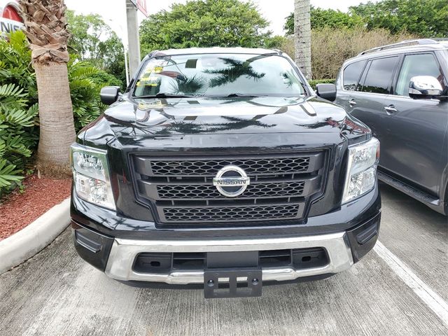 2022 Nissan Titan SV