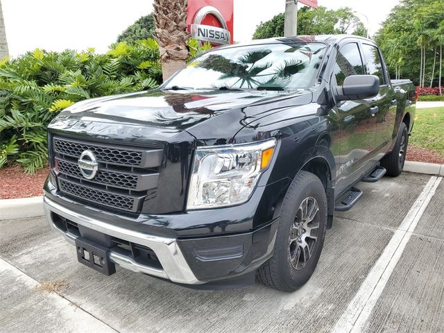 2022 Nissan Titan SV