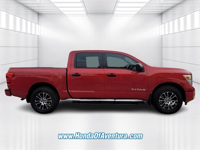 2022 Nissan Titan SV