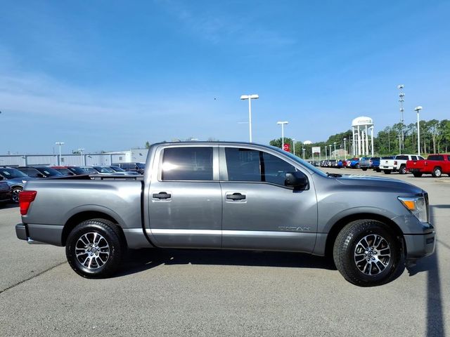 2022 Nissan Titan SV