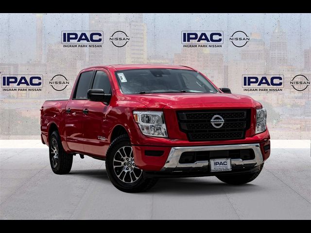 2022 Nissan Titan SV