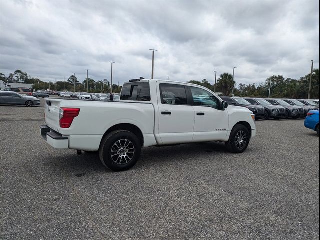 2022 Nissan Titan SV