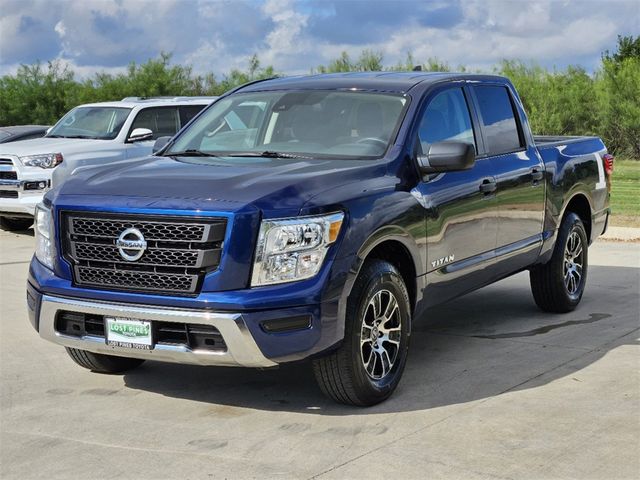 2022 Nissan Titan SV