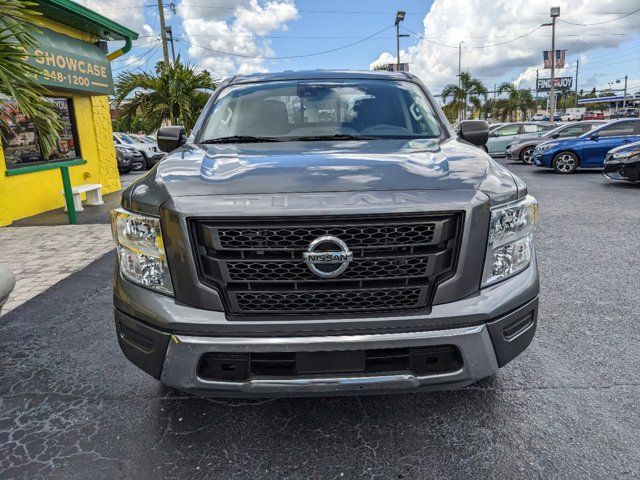 2022 Nissan Titan SV