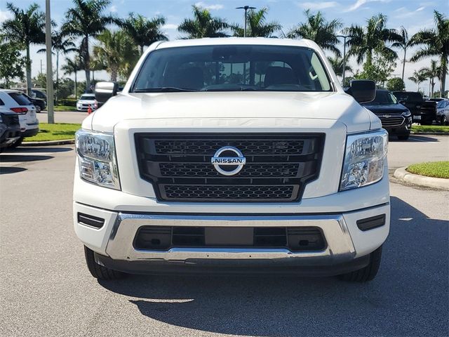 2022 Nissan Titan SV