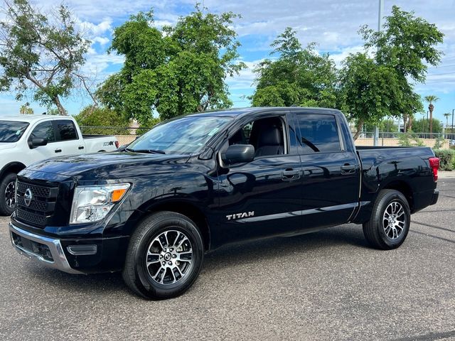 2022 Nissan Titan SV