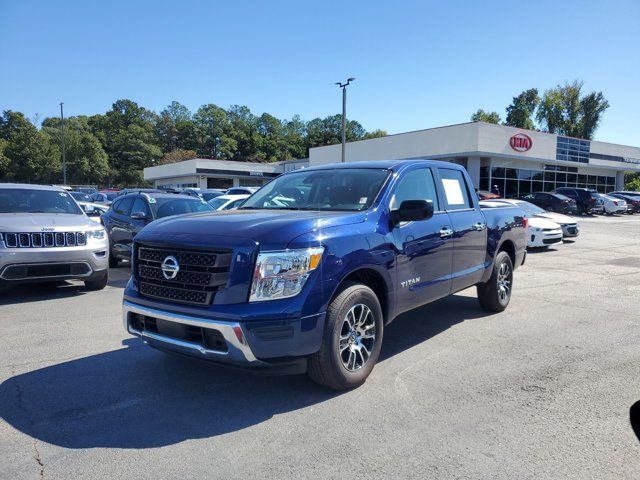 2022 Nissan Titan SV