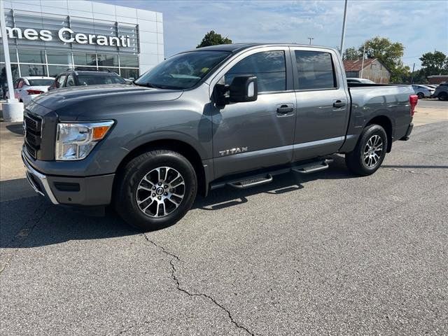 2022 Nissan Titan SV