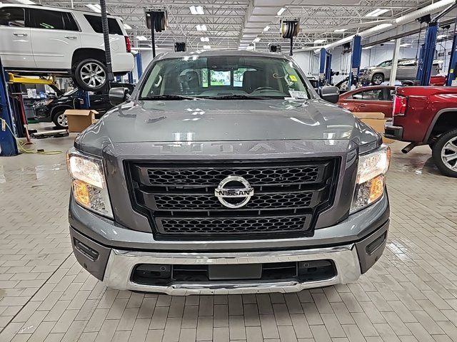 2022 Nissan Titan SV