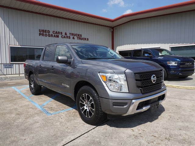 2022 Nissan Titan SV