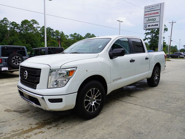 2022 Nissan Titan SV