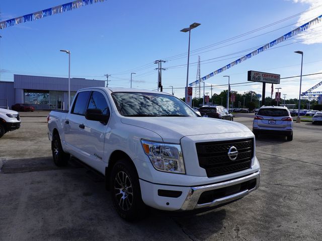 2022 Nissan Titan SV