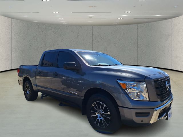 2022 Nissan Titan SV