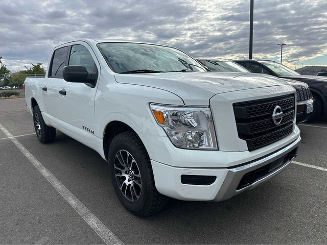 2022 Nissan Titan SV