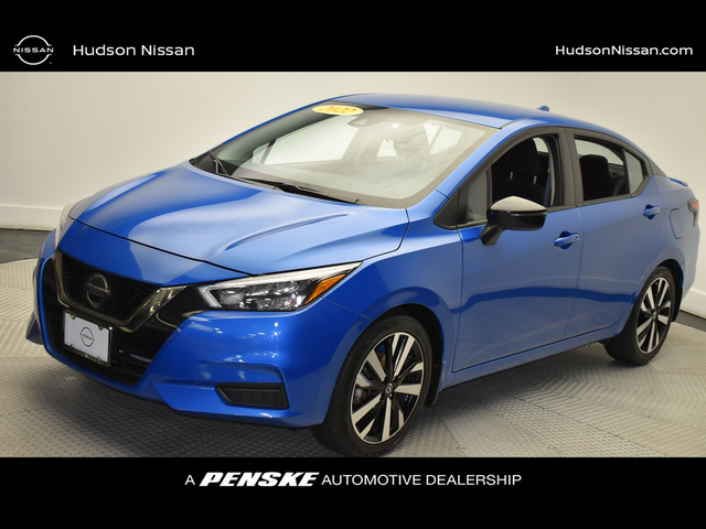 2022 Nissan Versa SR