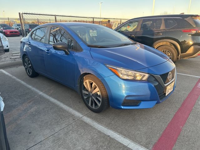 2022 Nissan Versa SR