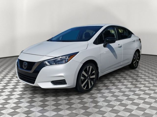 2022 Nissan Versa SR