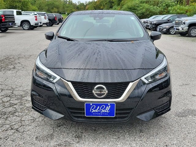 2022 Nissan Versa SR