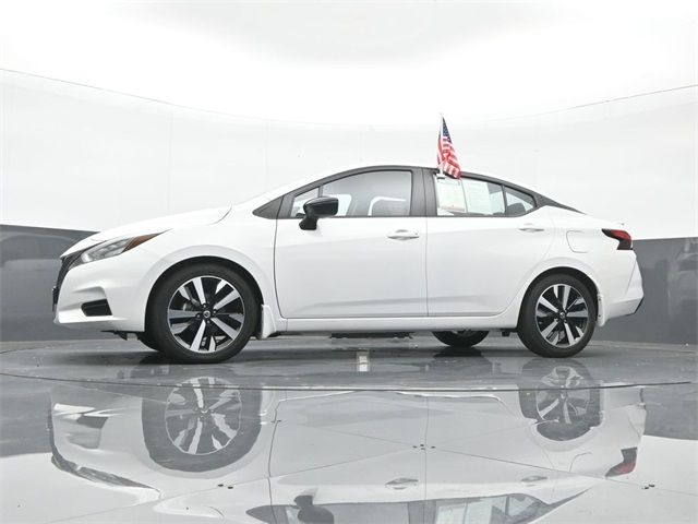 2022 Nissan Versa SR