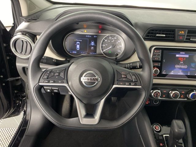 2022 Nissan Versa SV