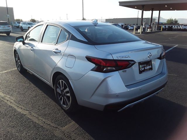 2022 Nissan Versa SV