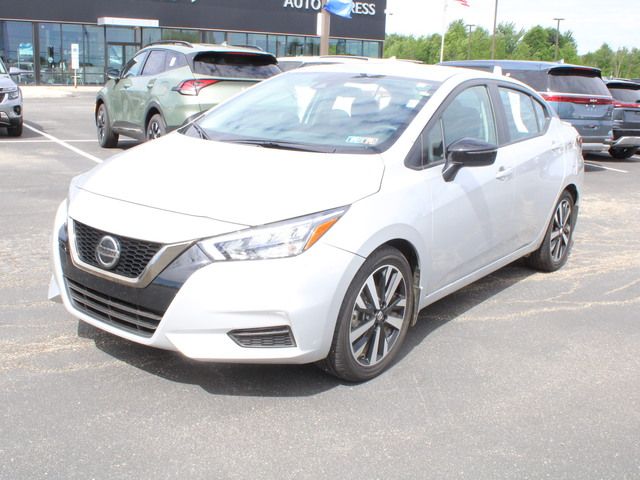 2022 Nissan Versa SR