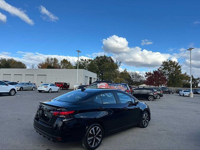 2022 Nissan Versa SR