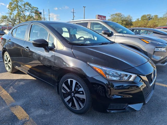 2022 Nissan Versa SR