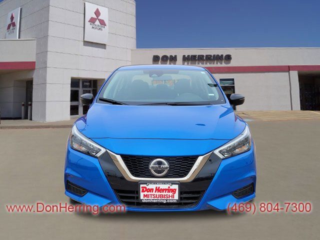 2022 Nissan Versa SR